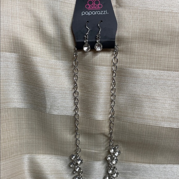 paparazzi Jewelry - Paparazzi Shimmering Silver Necklace and Matching Earrings